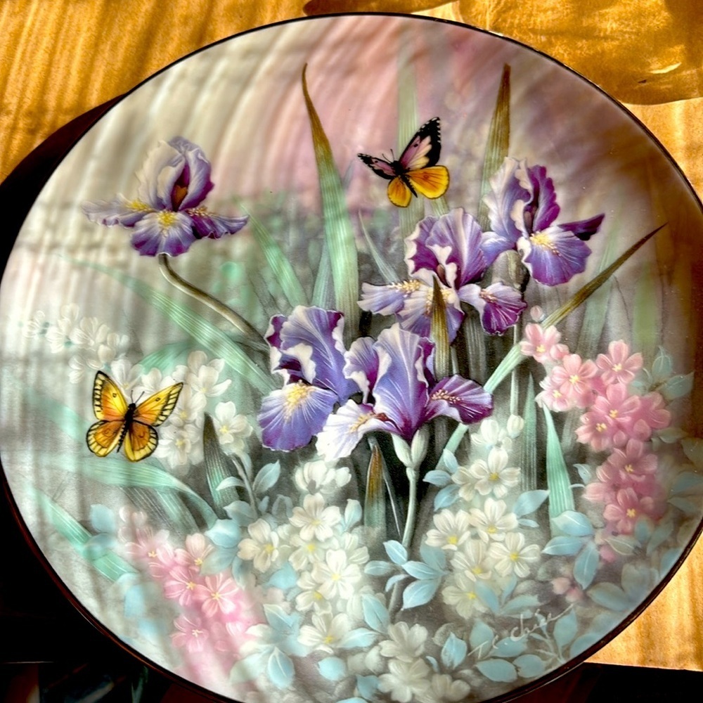Topaz Beauties plate by Tan Chun Chiu signed